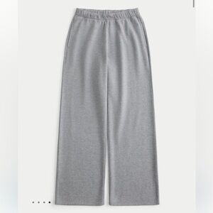 Hollister dark grey ultra high-rise feel good fleece wide-leg pants, size L